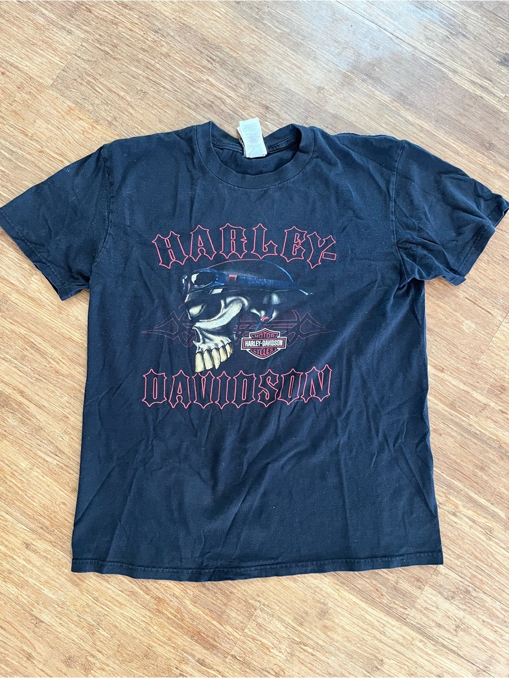 Harley-Davidson Black T-Shirt with Red-Accent Skull Graphic, Sz L